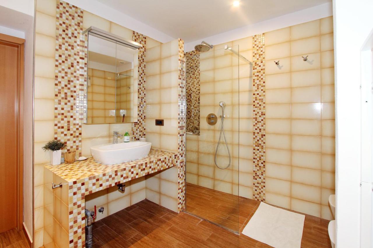 Apartment Dezo Istria Izola Esterno foto